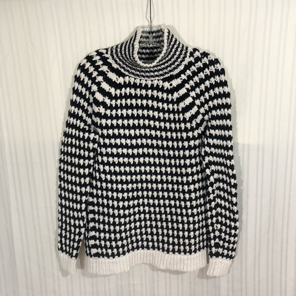 loft apres ski sweater